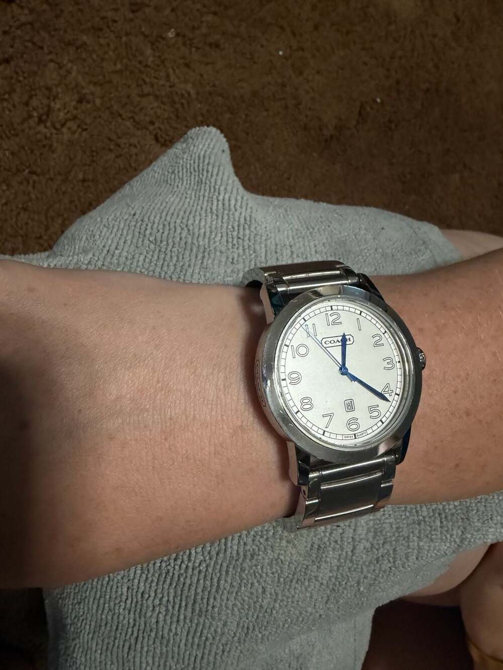 Official coach ladies watch Swiss. Stainless steel

CA.03.2.14.4925
